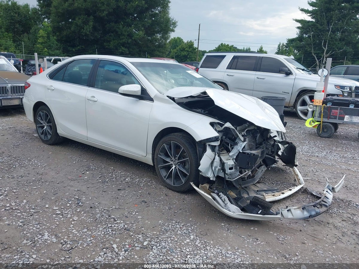 2015 TOYOTA CAMRY XSE V6