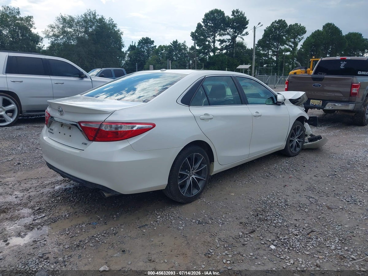 2015 TOYOTA CAMRY XSE V6 — снимка 4