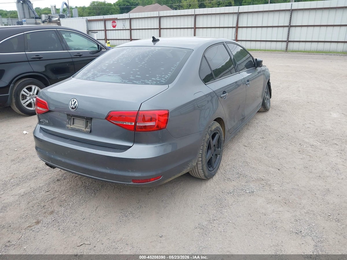 2015 VOLKSWAGEN JETTA 2.0L S — снимка 4