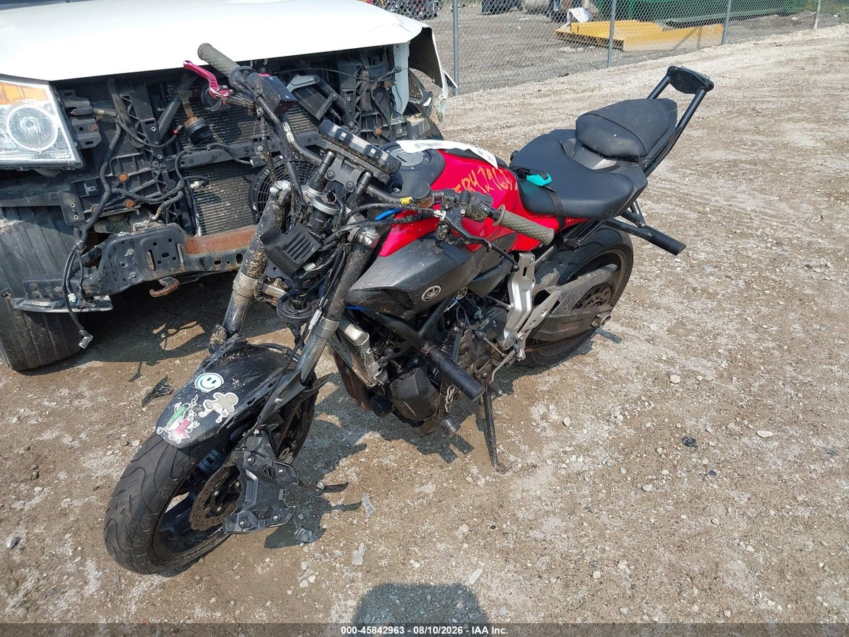 2015 YAMAHA FZ07 — снимка 2