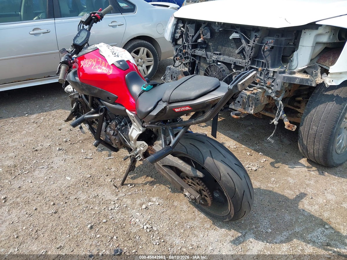 2015 YAMAHA FZ07 — снимка 3