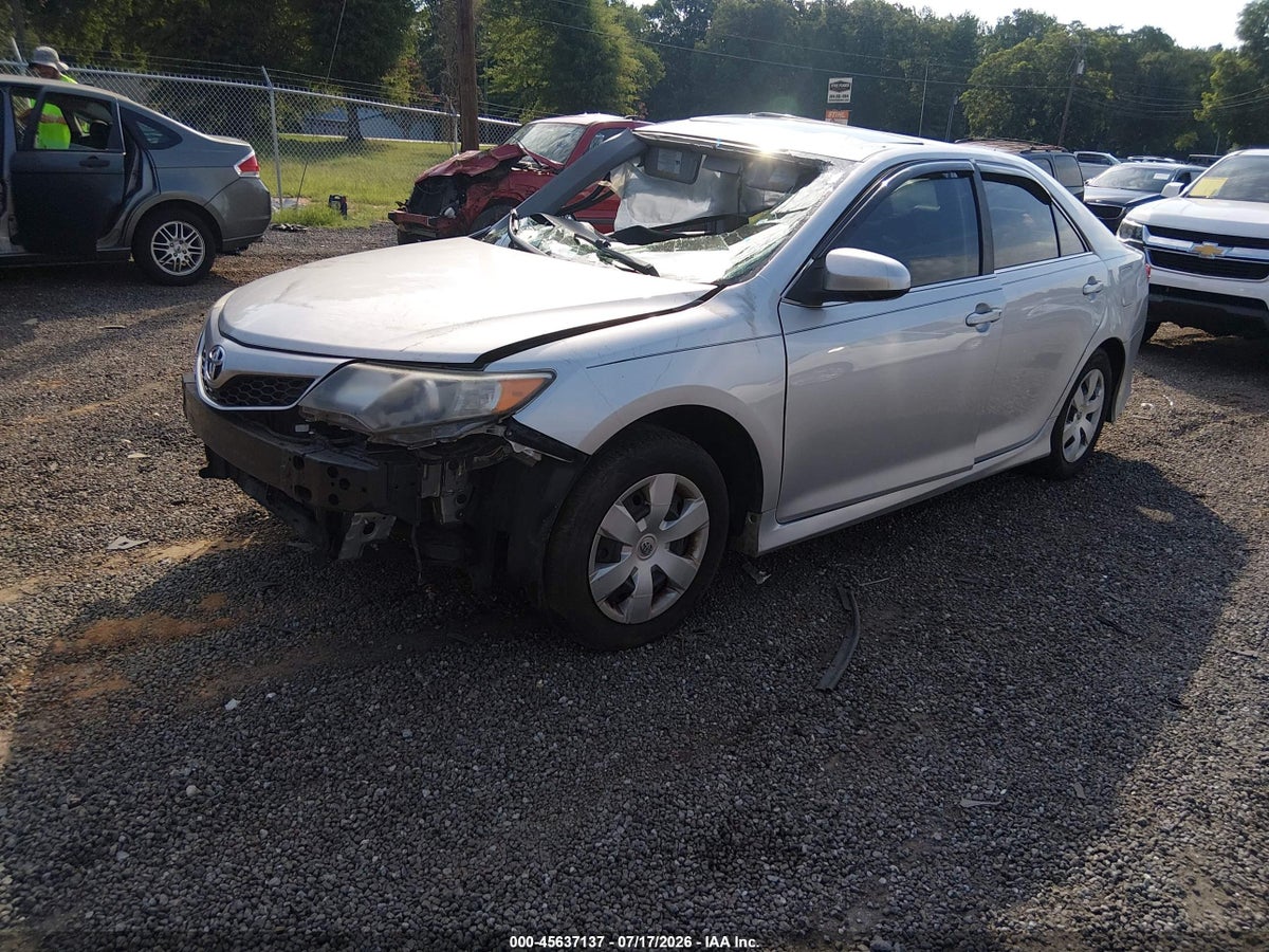 2014 TOYOTA CAMRY SE — снимка 2