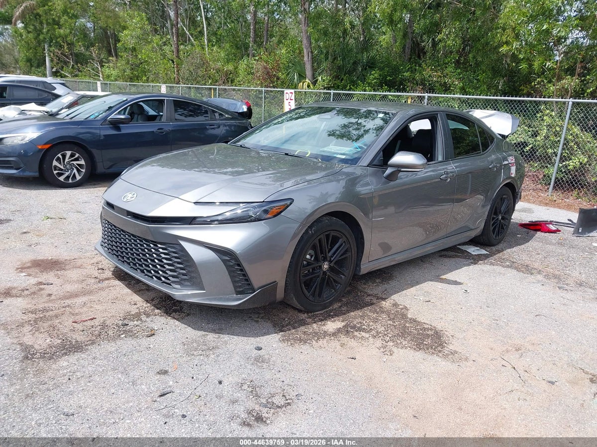 2025 TOYOTA CAMRY SE — снимка 2