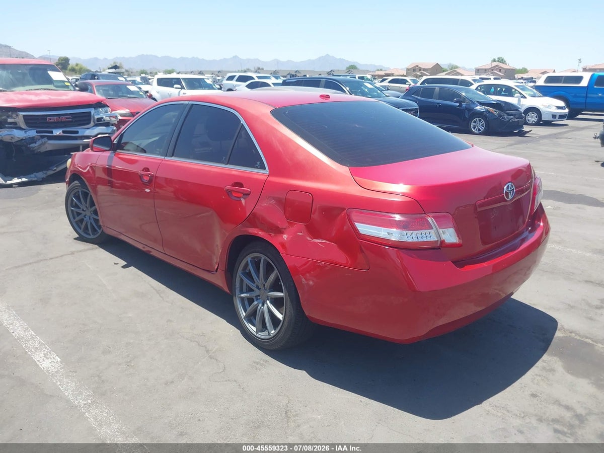 2011 TOYOTA CAMRY LE — снимка 3