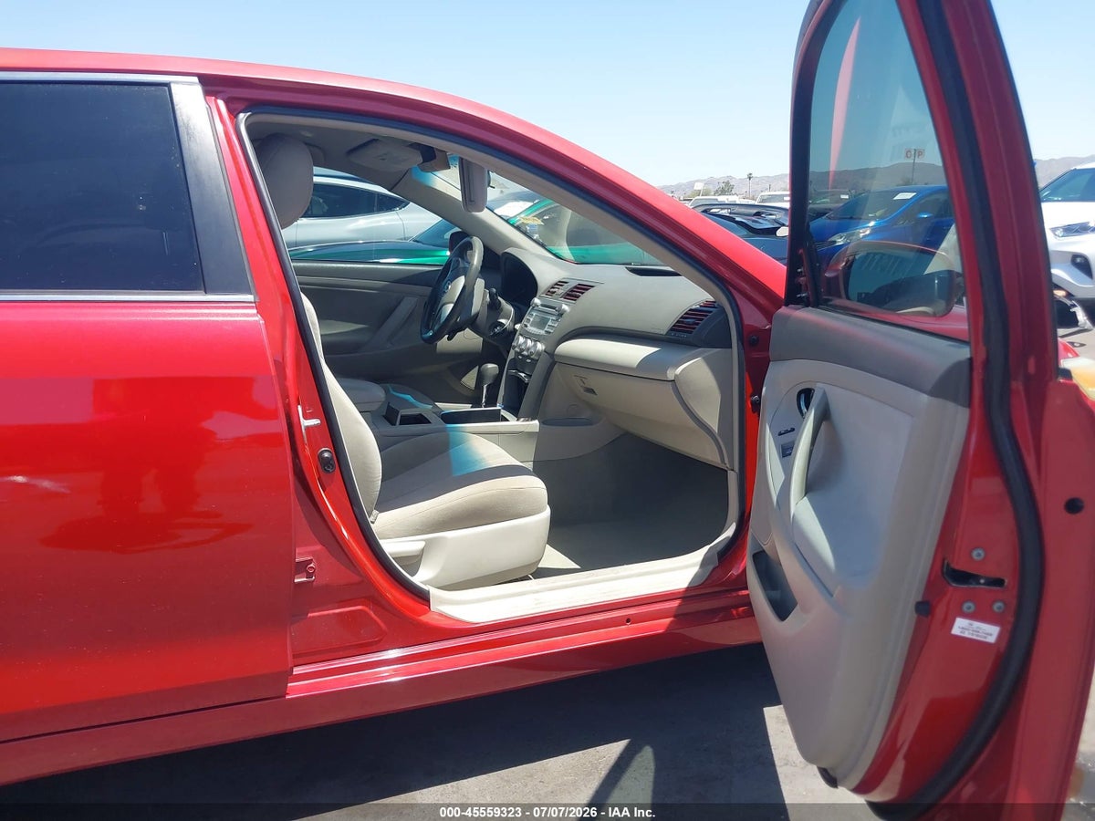 2011 TOYOTA CAMRY LE — снимка 5