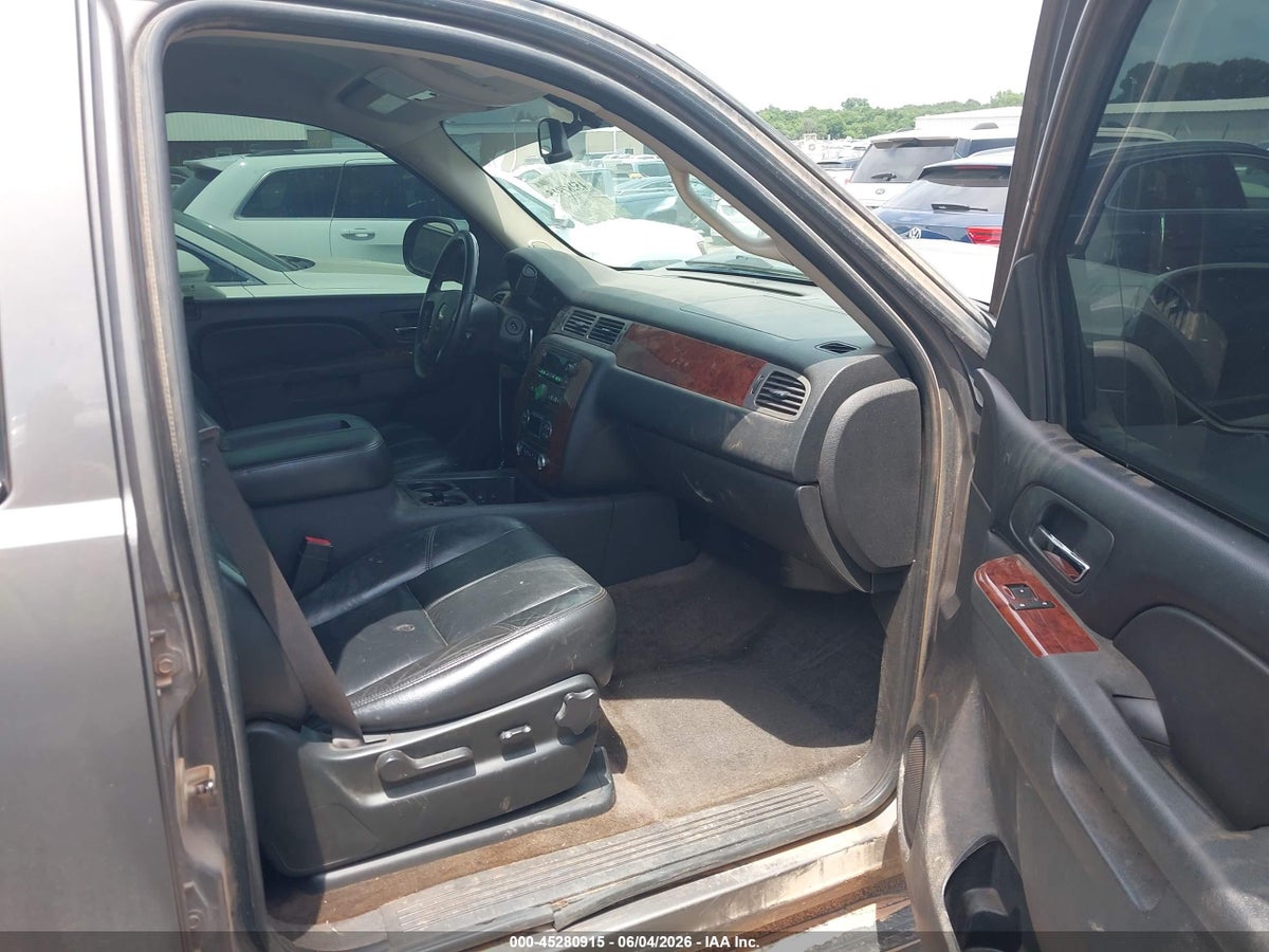 2011 CHEVROLET SUBURBAN 1500 LT1 — снимка 5
