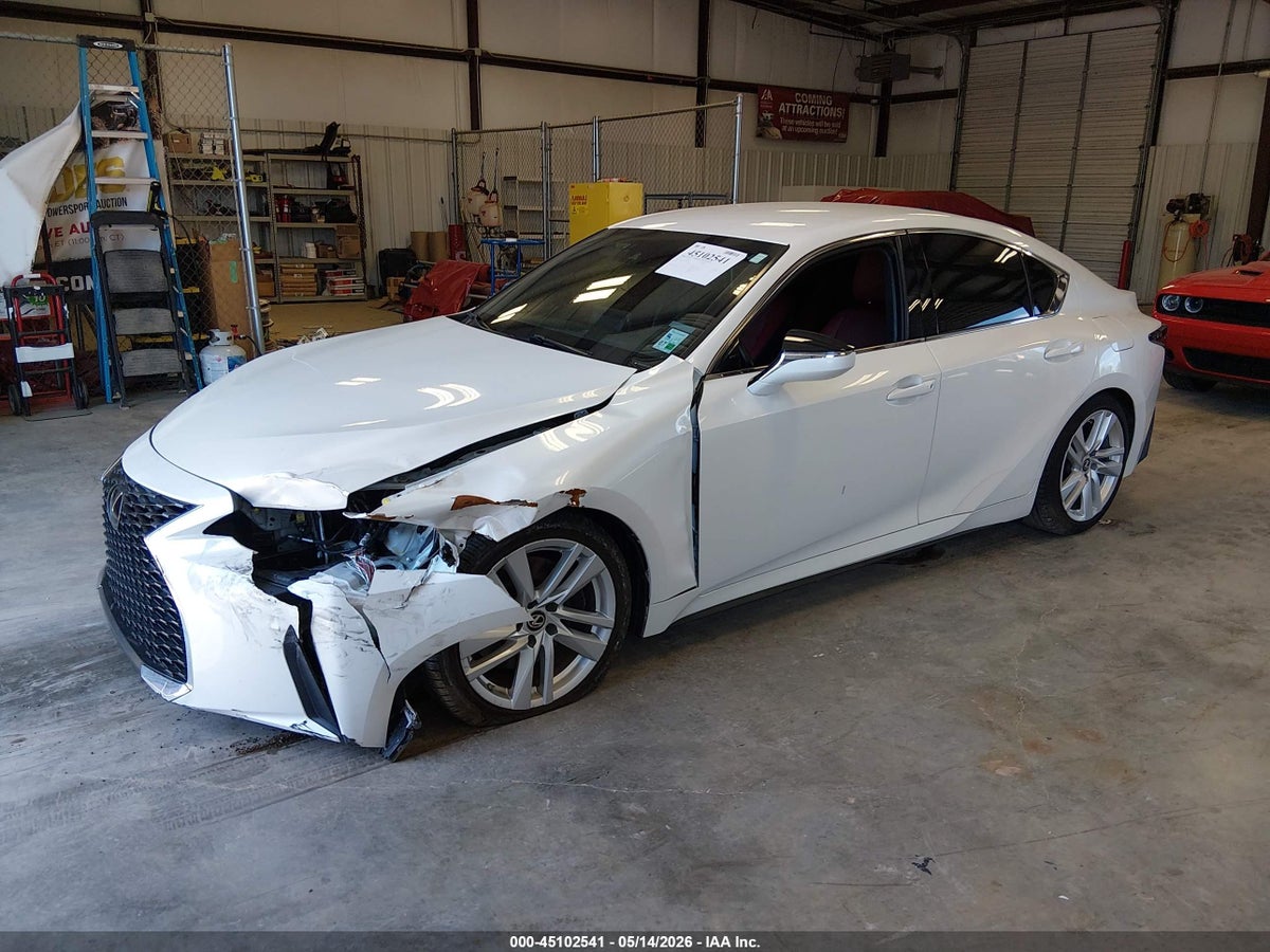 2021 LEXUS IS 300 — снимка 2