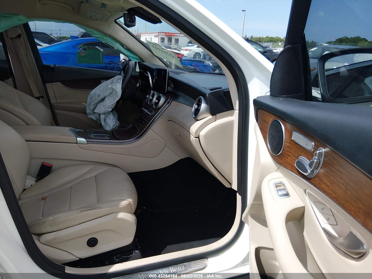 2021 MERCEDES-BENZ GLC 300 SUV — снимка 5