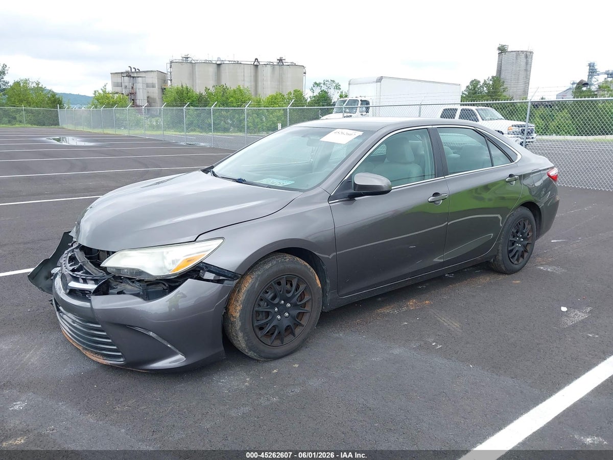 2016 TOYOTA CAMRY LE — снимка 2
