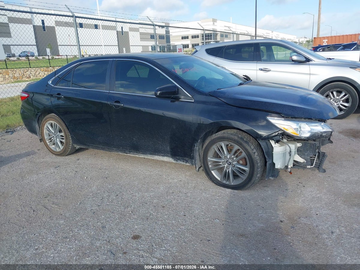2015 TOYOTA CAMRY SE