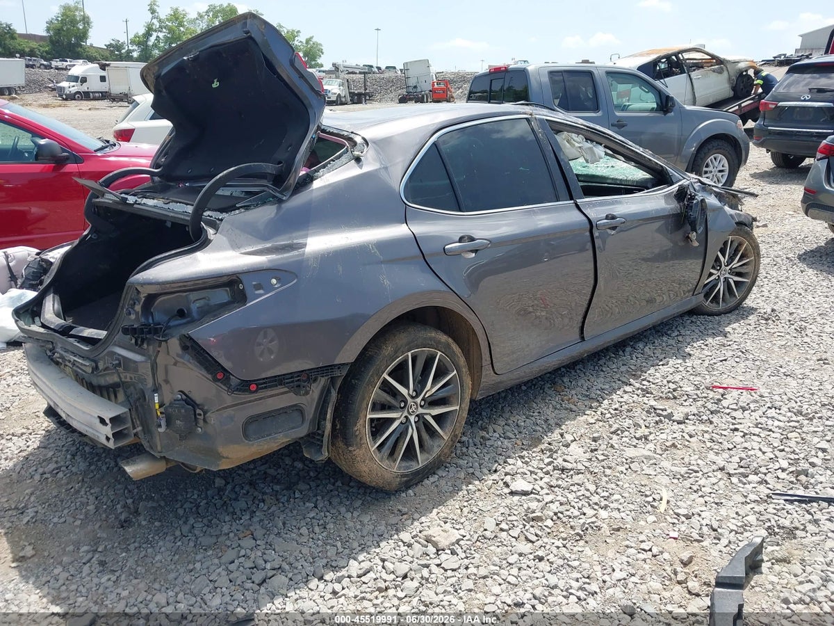 2023 TOYOTA CAMRY XLE — снимка 4