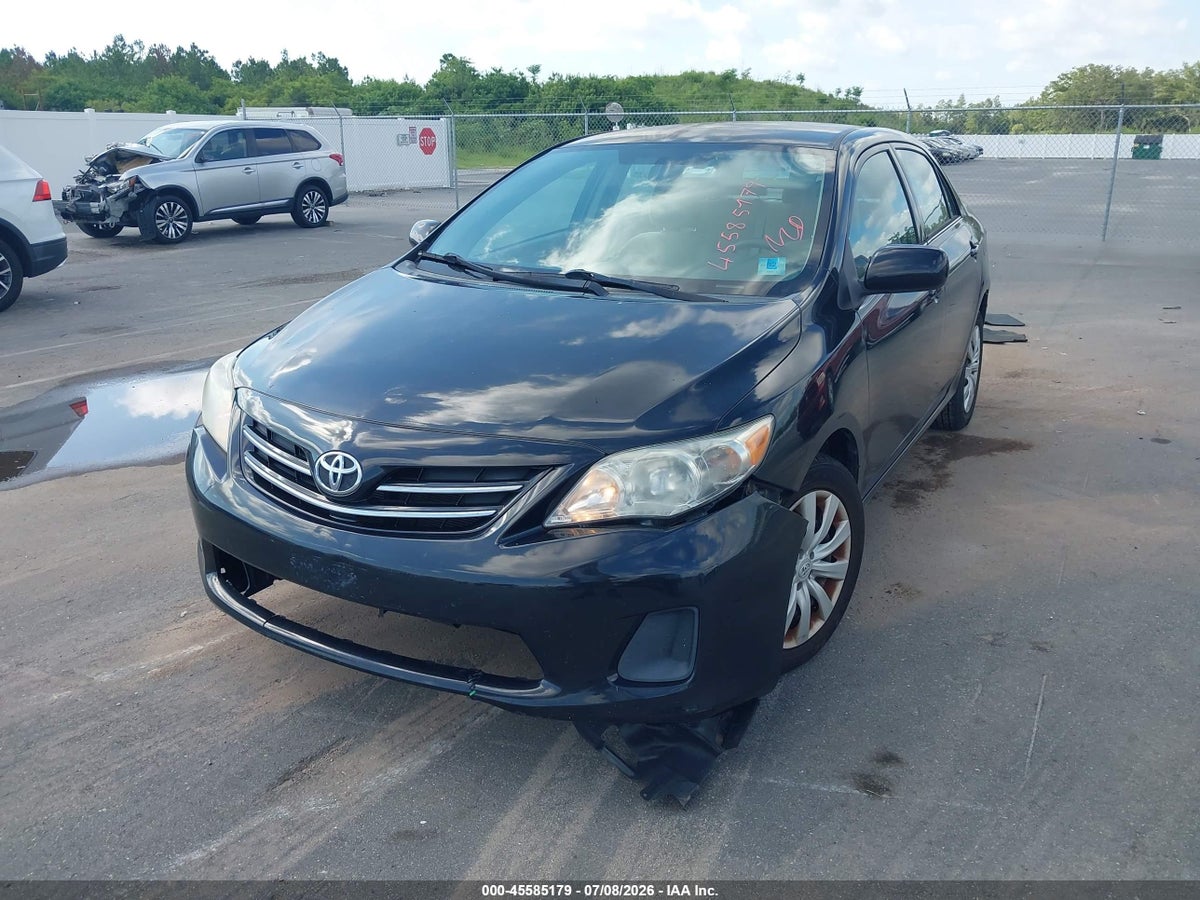 2013 TOYOTA COROLLA LE — снимка 2