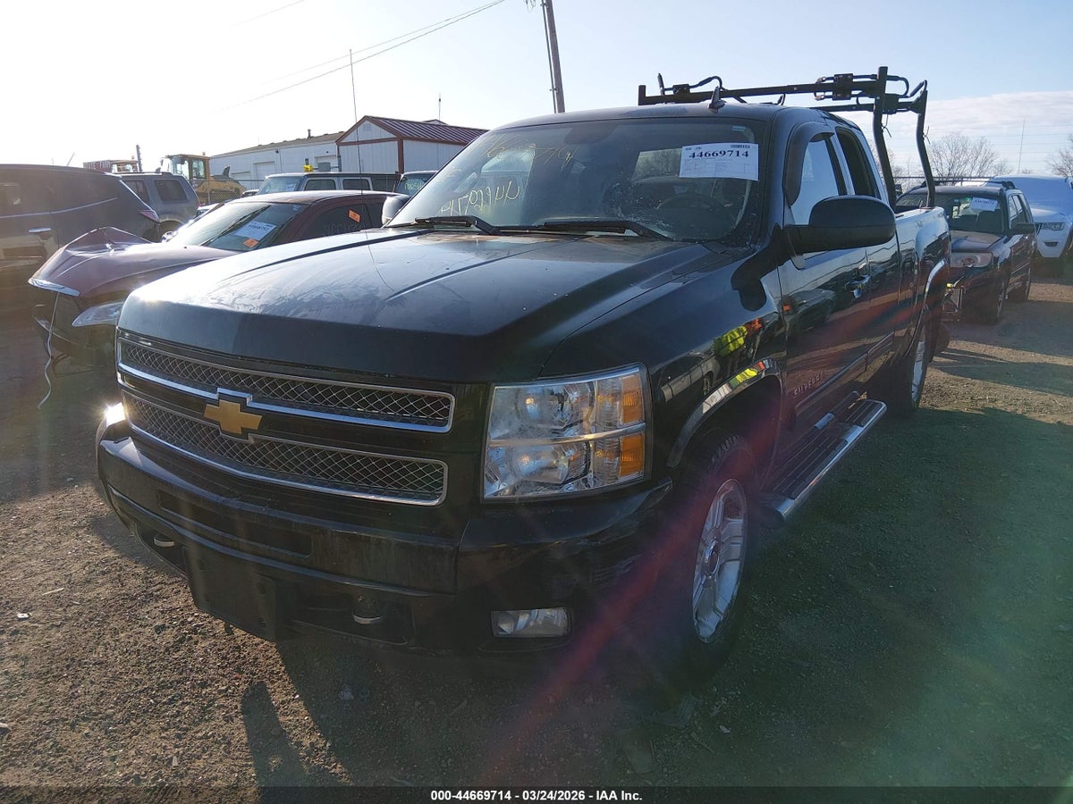 2013 CHEVROLET SILVERADO 1500 LT — снимка 2