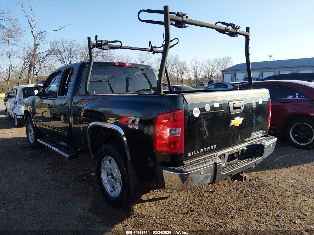 2013 CHEVROLET SILVERADO 1500 LT — снимка 3