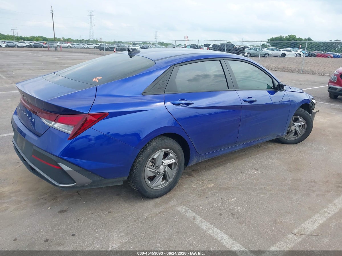 2024 HYUNDAI ELANTRA SE — снимка 4