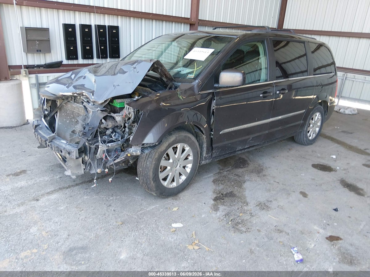 2015 CHRYSLER TOWN & COUNTRY TOURING — снимка 2