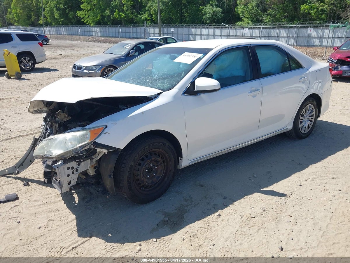 2012 TOYOTA CAMRY LE — снимка 2