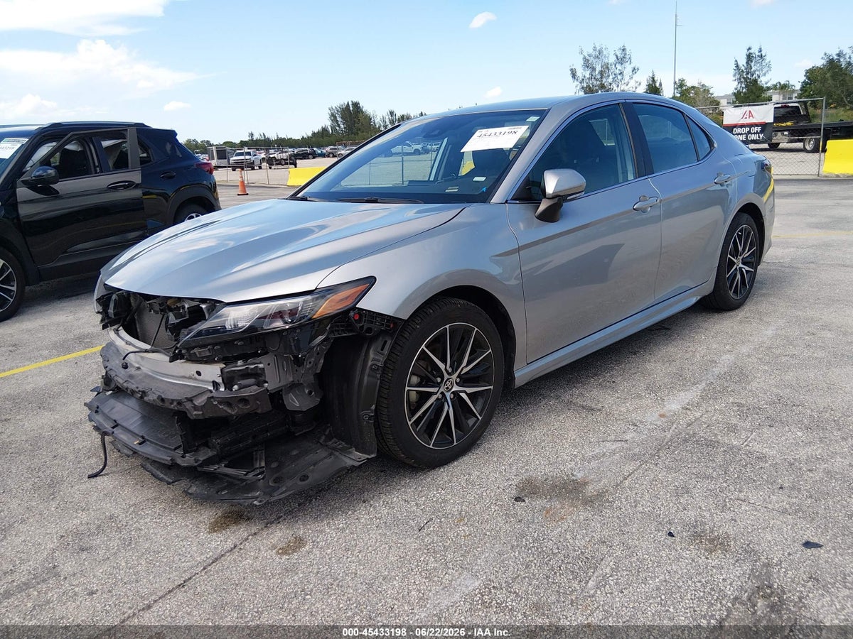 2024 TOYOTA CAMRY SE — снимка 2