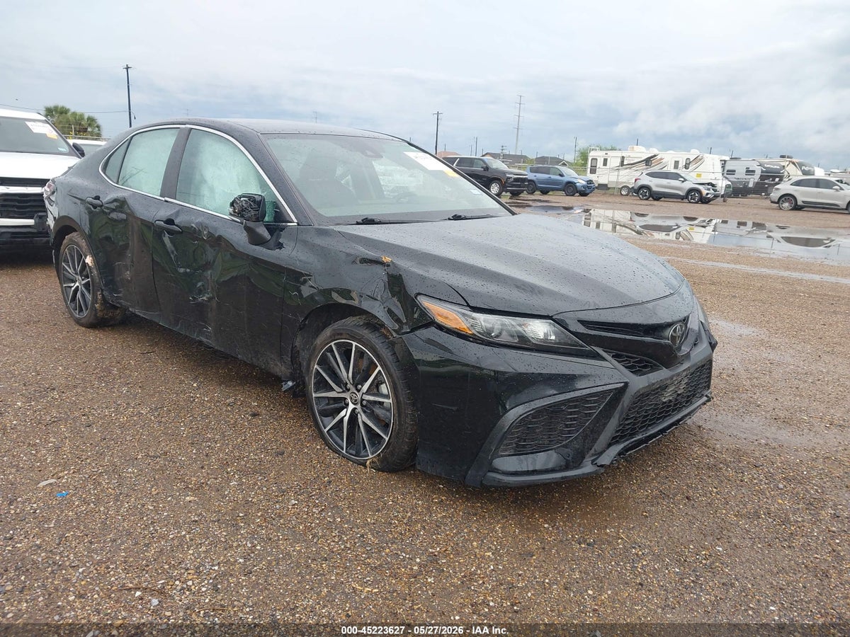 2023 TOYOTA CAMRY SE