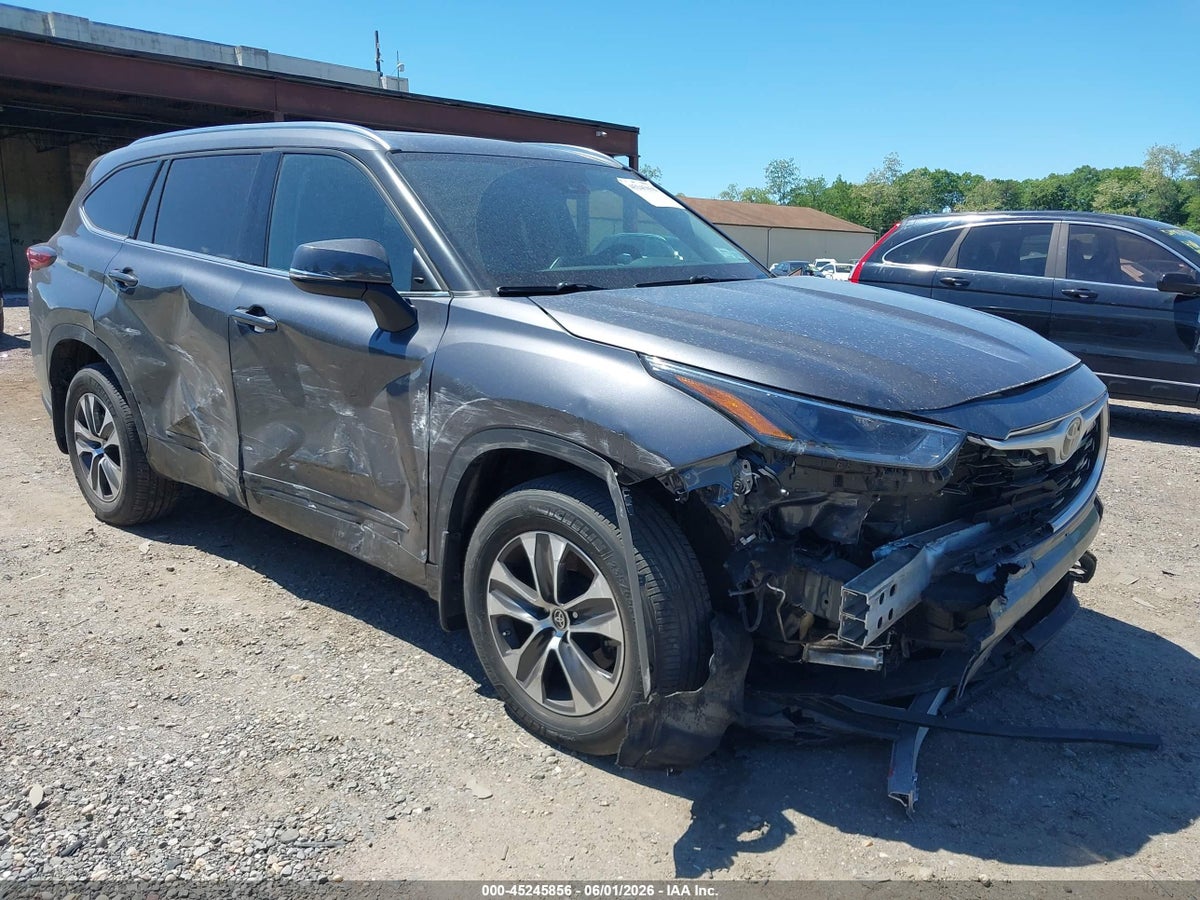 2021 TOYOTA HIGHLANDER XLE