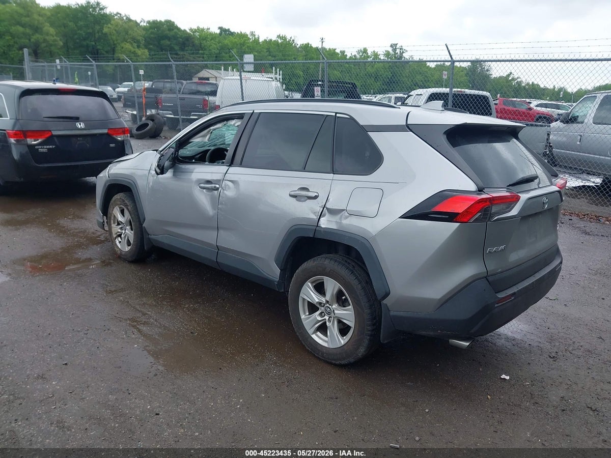 2020 TOYOTA RAV4 XLE — снимка 3