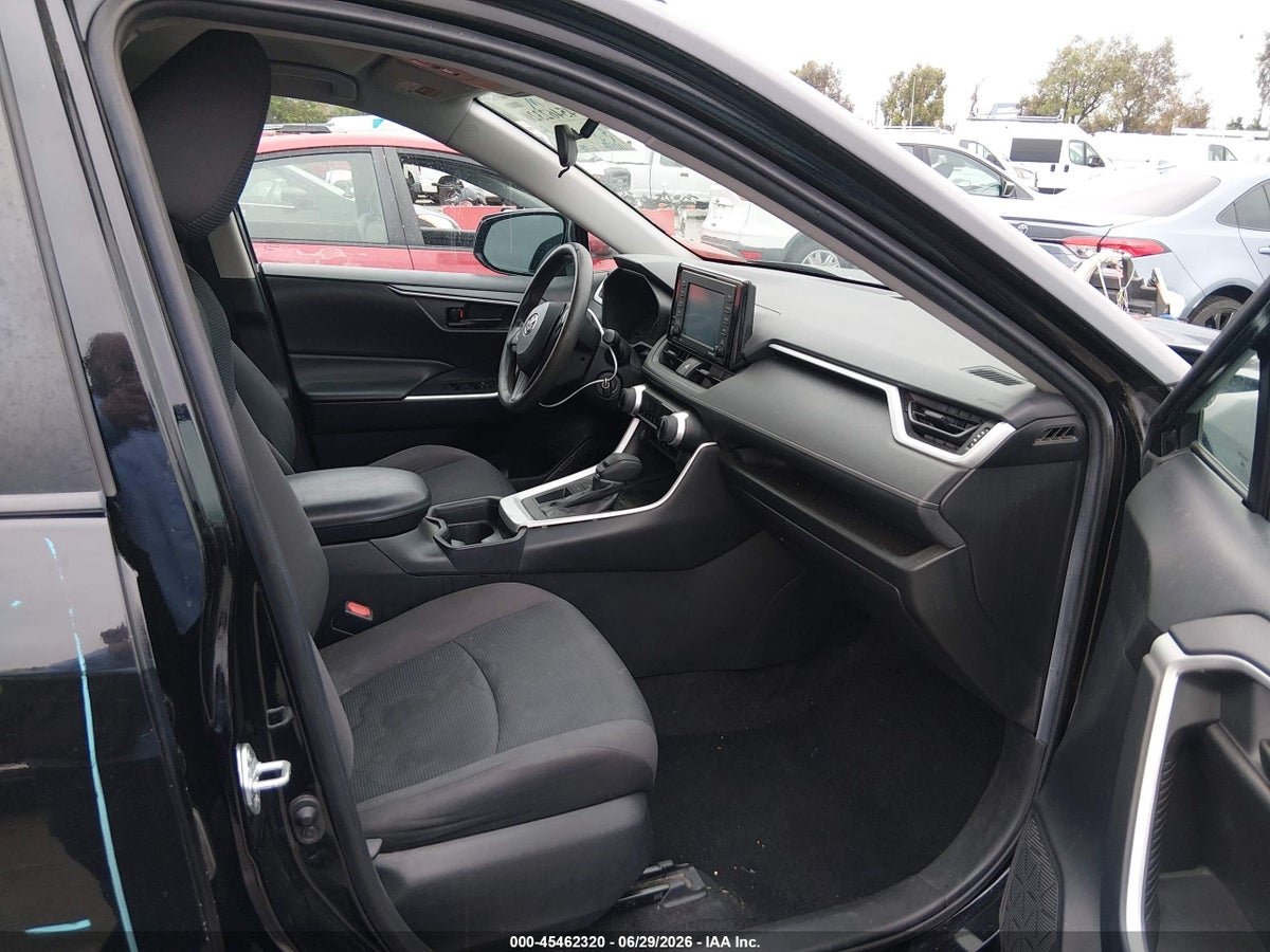 2020 TOYOTA RAV4 LE — снимка 5
