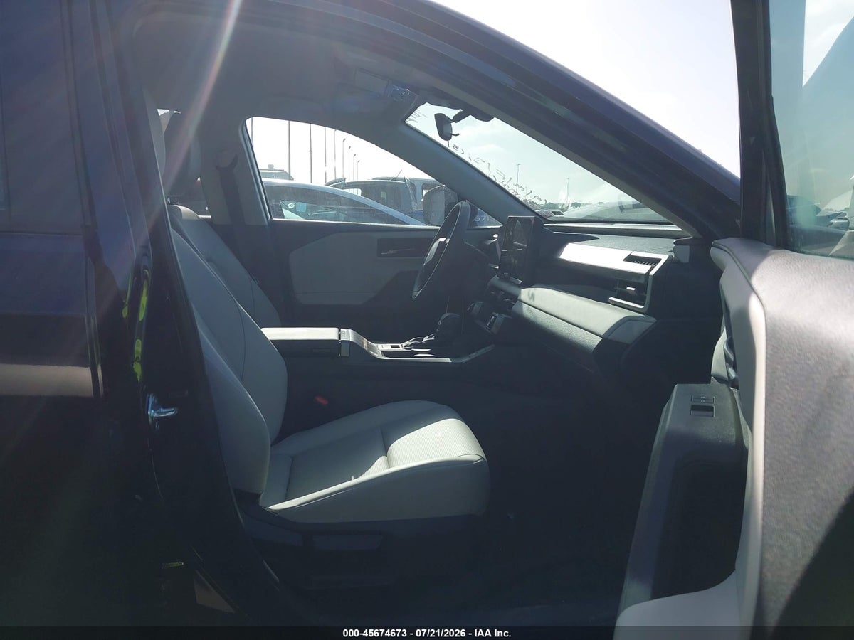 2026 TOYOTA RAV4 XLE PREMIUM — снимка 5