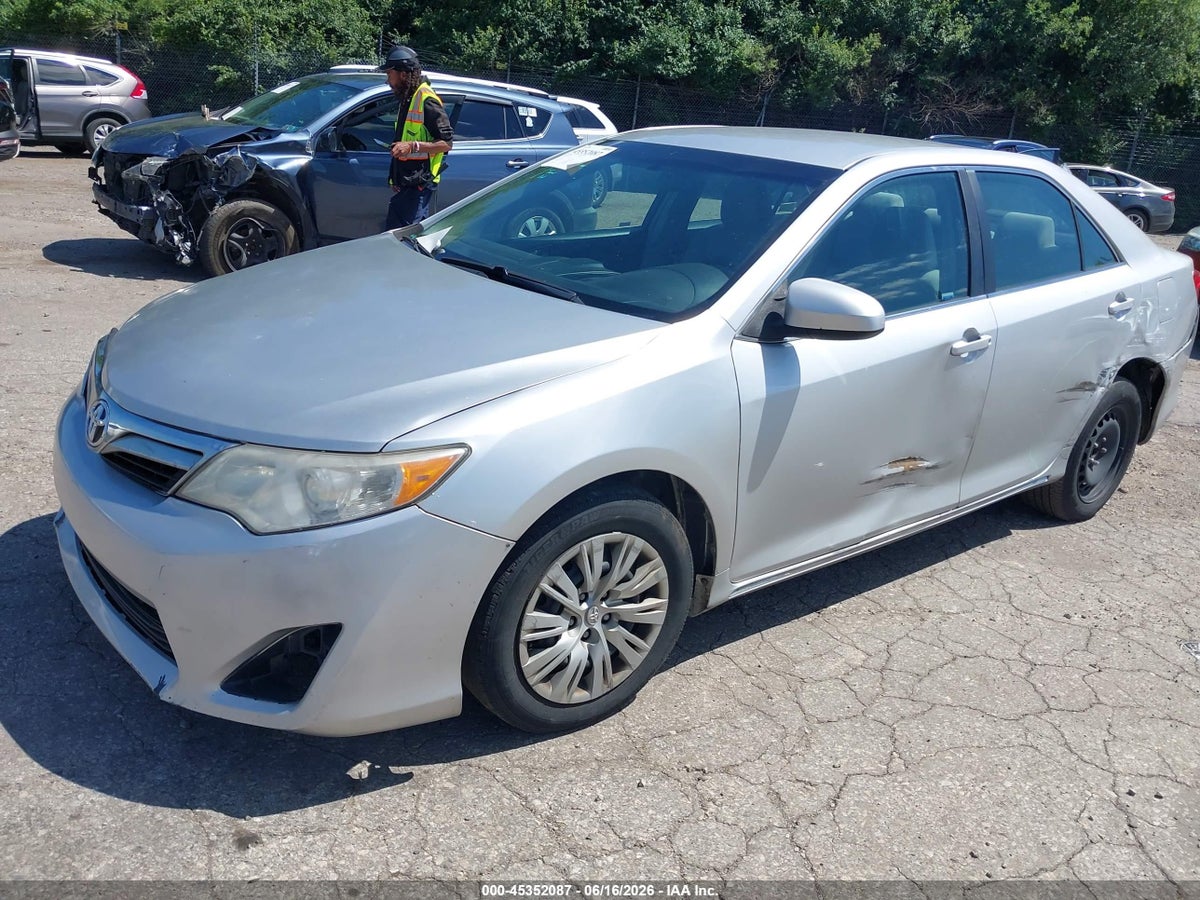 2014 TOYOTA CAMRY LE — снимка 2