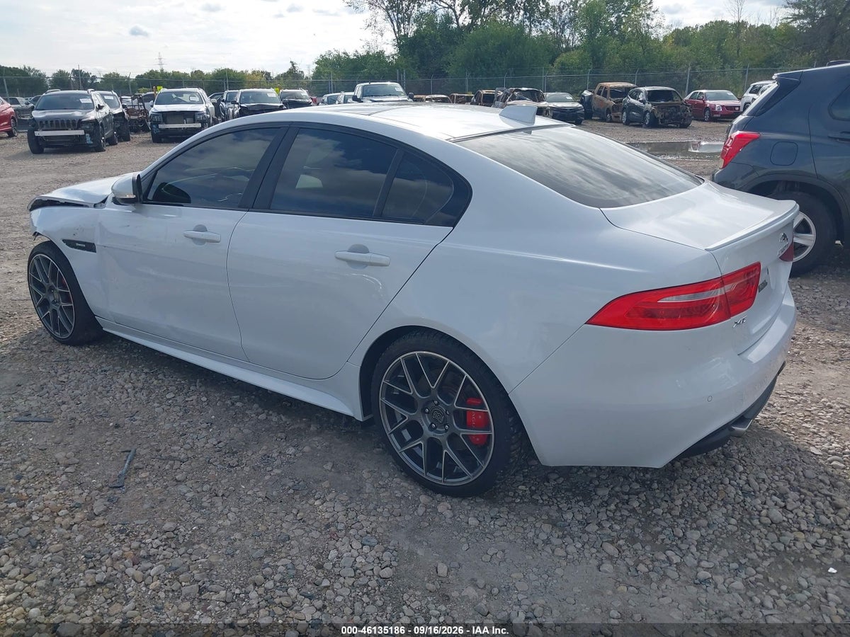2017 JAGUAR XE 35T R-SPORT — photo 3