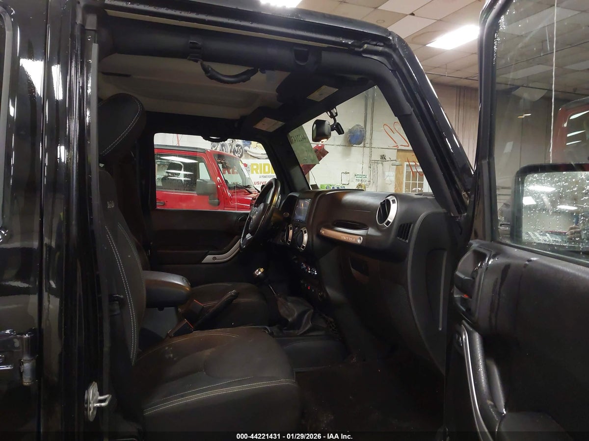 2016 JEEP WRANGLER UNLIMITED SAHARA — снимка 5