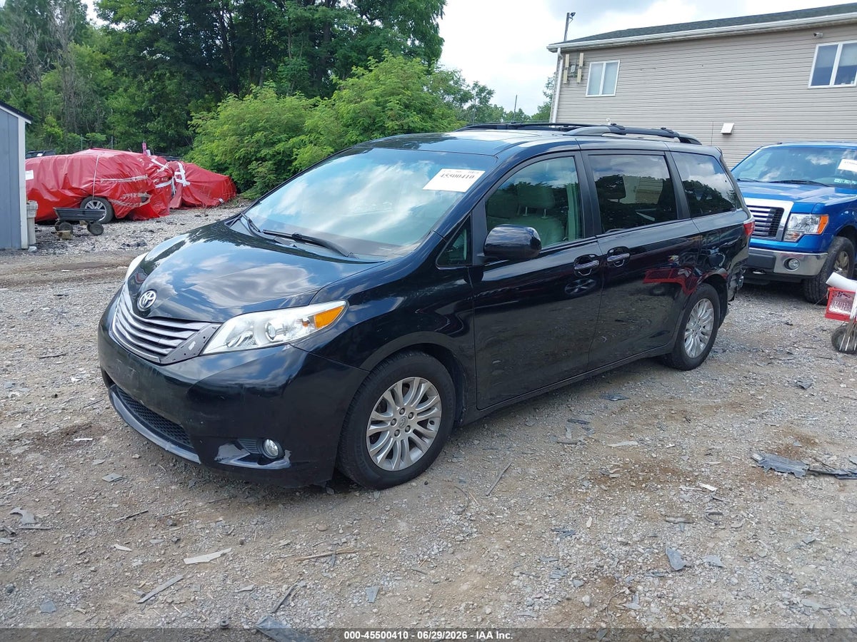 2015 TOYOTA SIENNA XLE 8 PASSENGER — снимка 2
