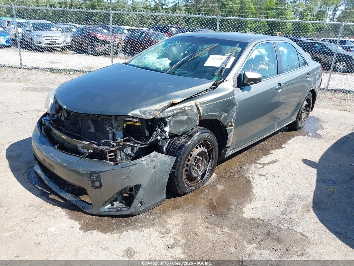 2014 TOYOTA CAMRY LE — снимка 2