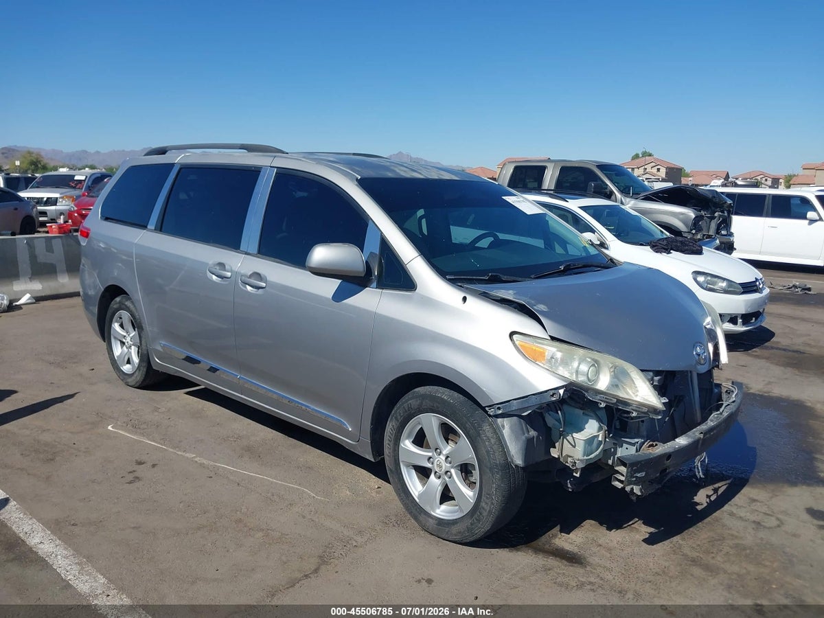 2012 TOYOTA SIENNA LE V6 8 PASSENGER