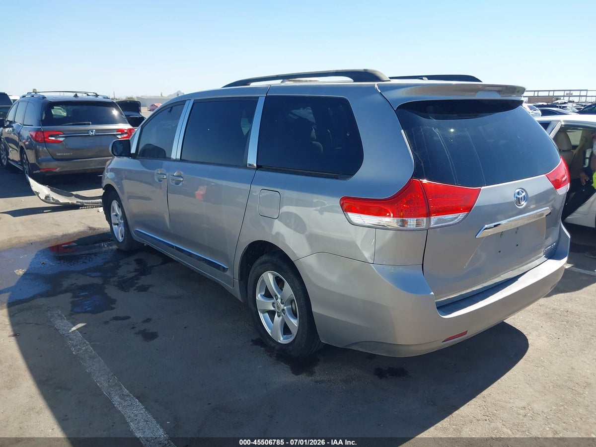 2012 TOYOTA SIENNA LE V6 8 PASSENGER — снимка 3