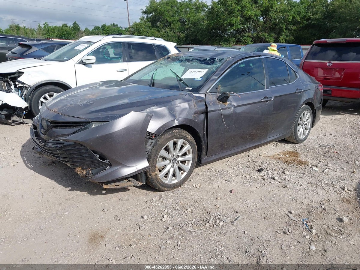 2019 TOYOTA CAMRY LE — снимка 2