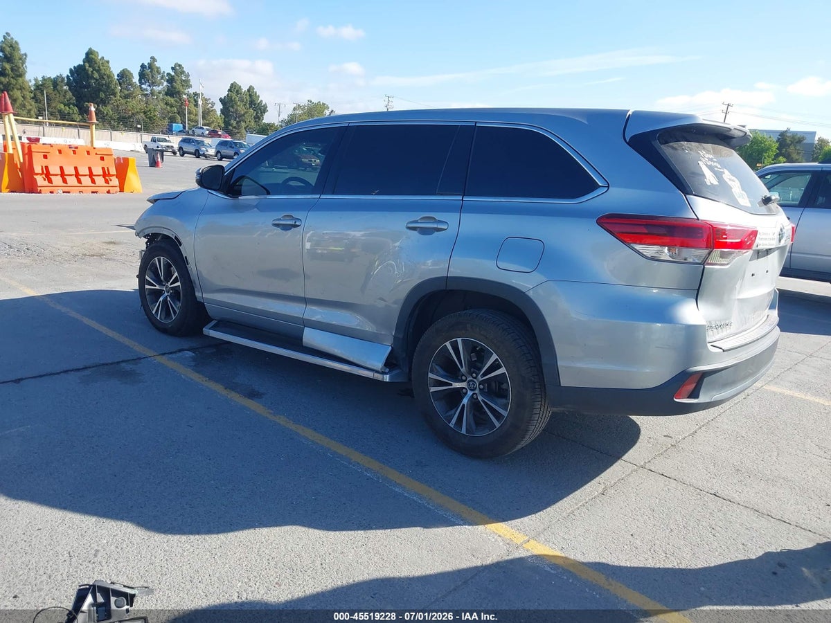 2017 TOYOTA HIGHLANDER LE — снимка 3