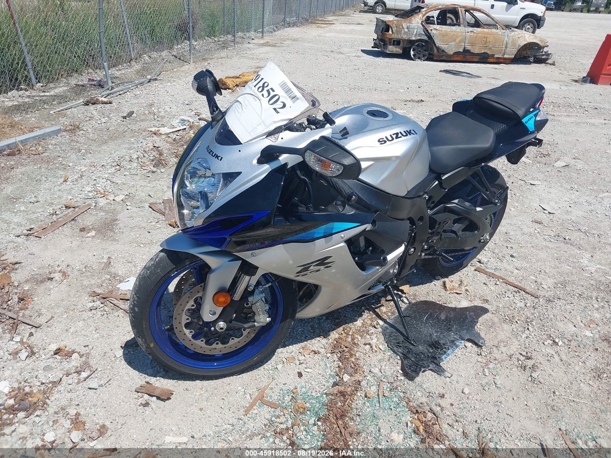 2026 SUZUKI GSX-R600 — photo 2