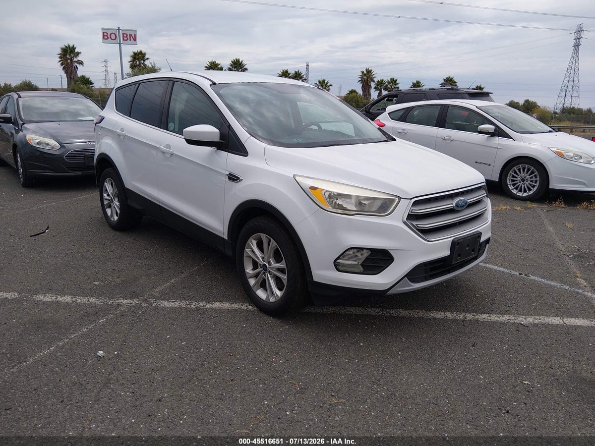2017 FORD ESCAPE SE