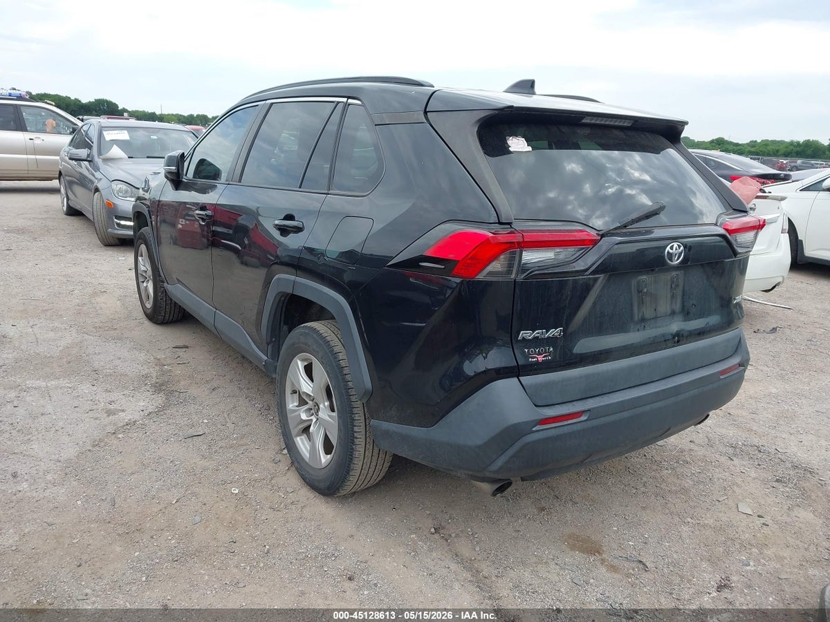 2021 TOYOTA RAV4 XLE — снимка 3