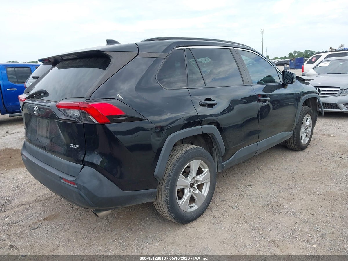 2021 TOYOTA RAV4 XLE — снимка 4