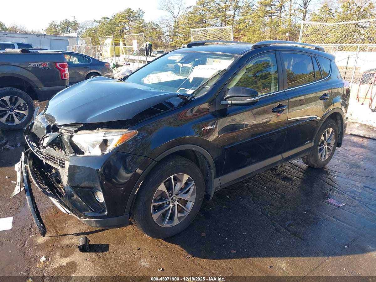 2018 TOYOTA RAV4 HYBRID XLE — снимка 2