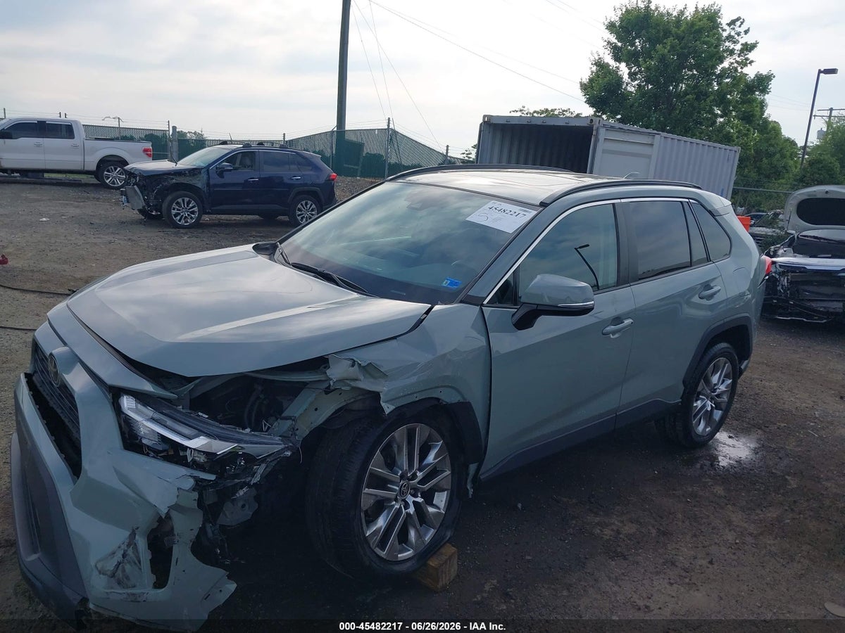 2022 TOYOTA RAV4 XLE PREMIUM — снимка 2