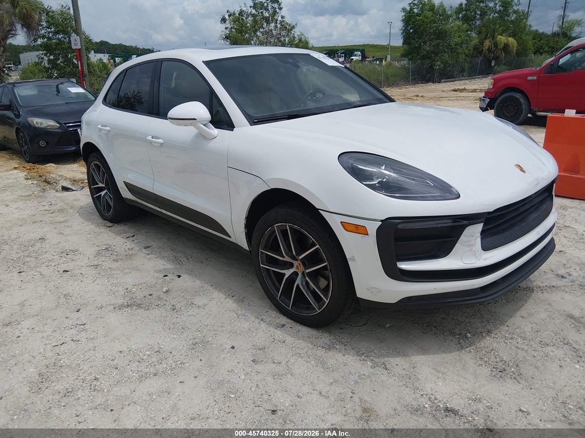 2022 PORSCHE MACAN