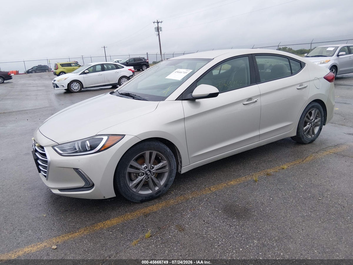 2017 HYUNDAI ELANTRA SE — снимка 2