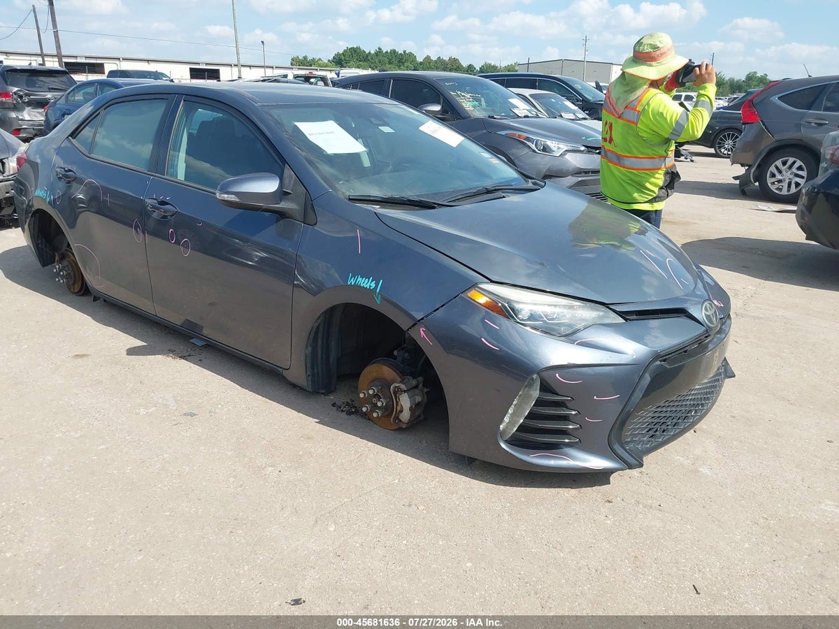2017 TOYOTA COROLLA SE