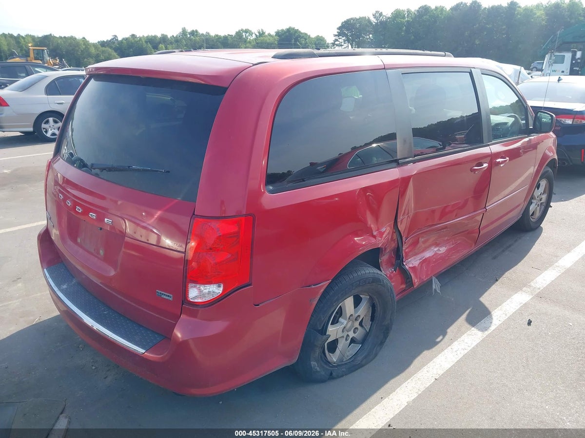 2013 DODGE GRAND CARAVAN SXT — снимка 4