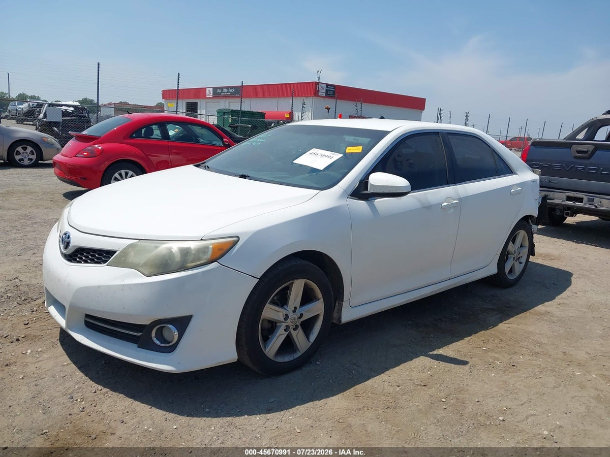 2014 TOYOTA CAMRY SE — снимка 2