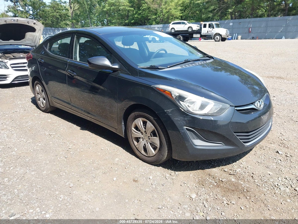 2016 HYUNDAI ELANTRA SE