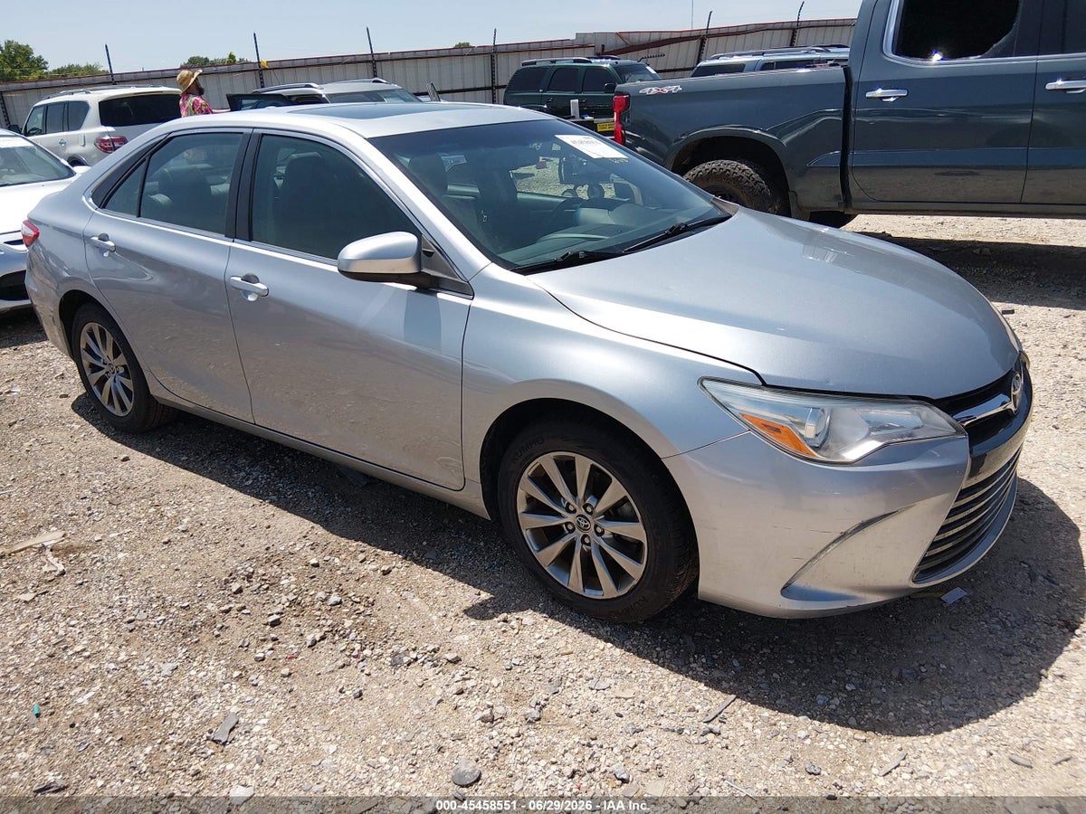 2015 TOYOTA CAMRY XLE