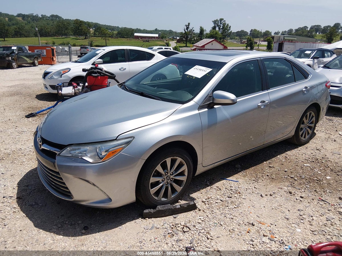 2015 TOYOTA CAMRY XLE — снимка 2